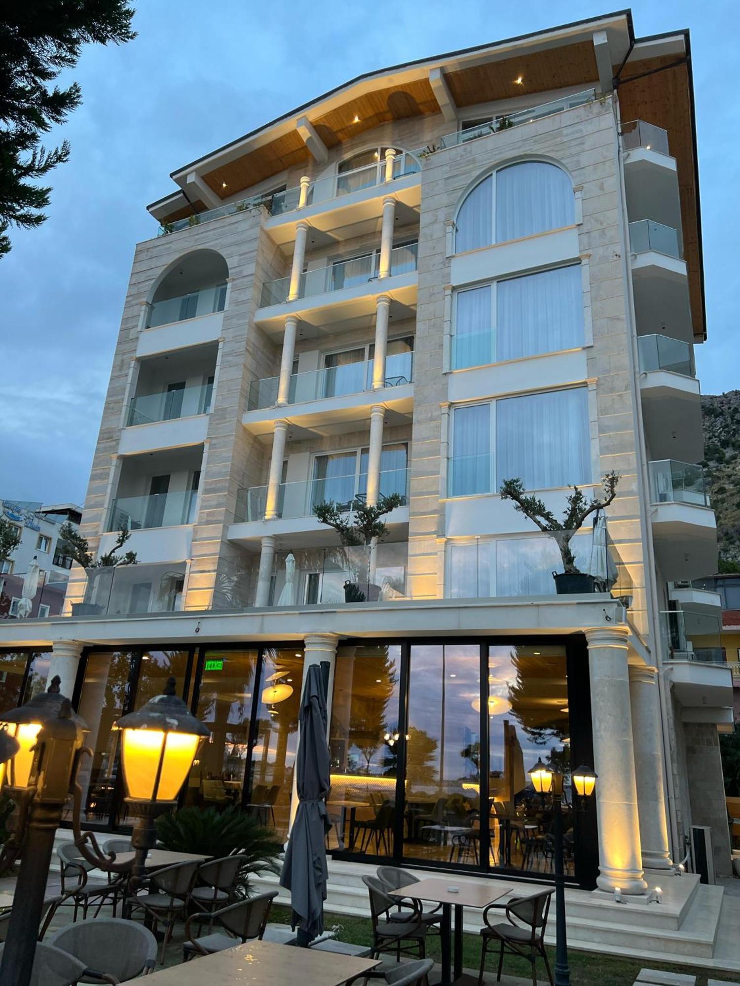 Отель Trevi & Restorant, 4*